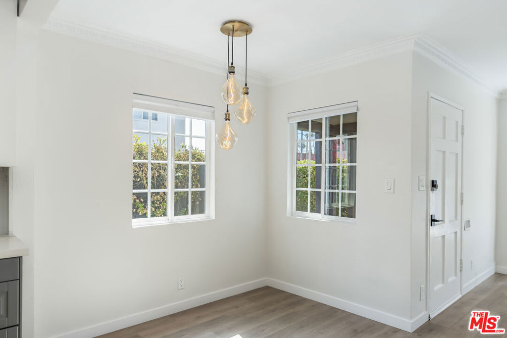 8791 Cadillac Avenue - Photo 13