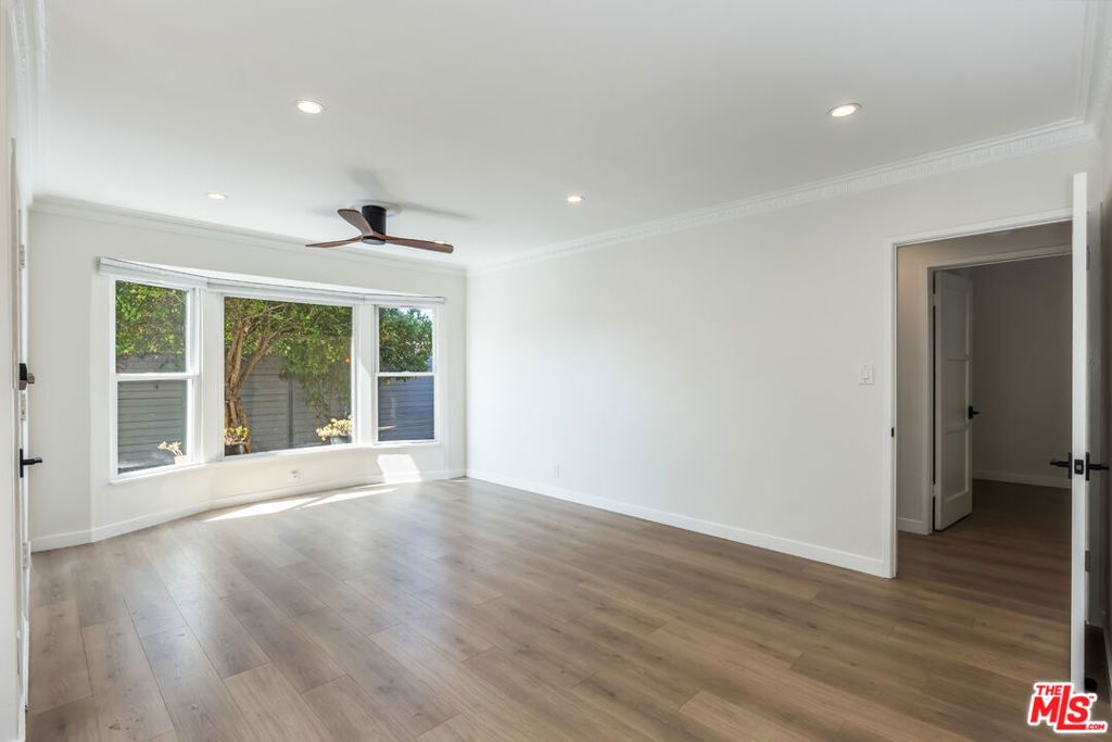 8791 Cadillac Avenue - Photo 10