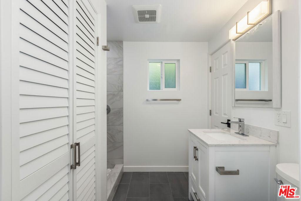 8791 Cadillac Avenue - Photo 27