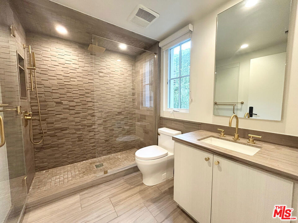 7914 Norton Avenue - Photo 8