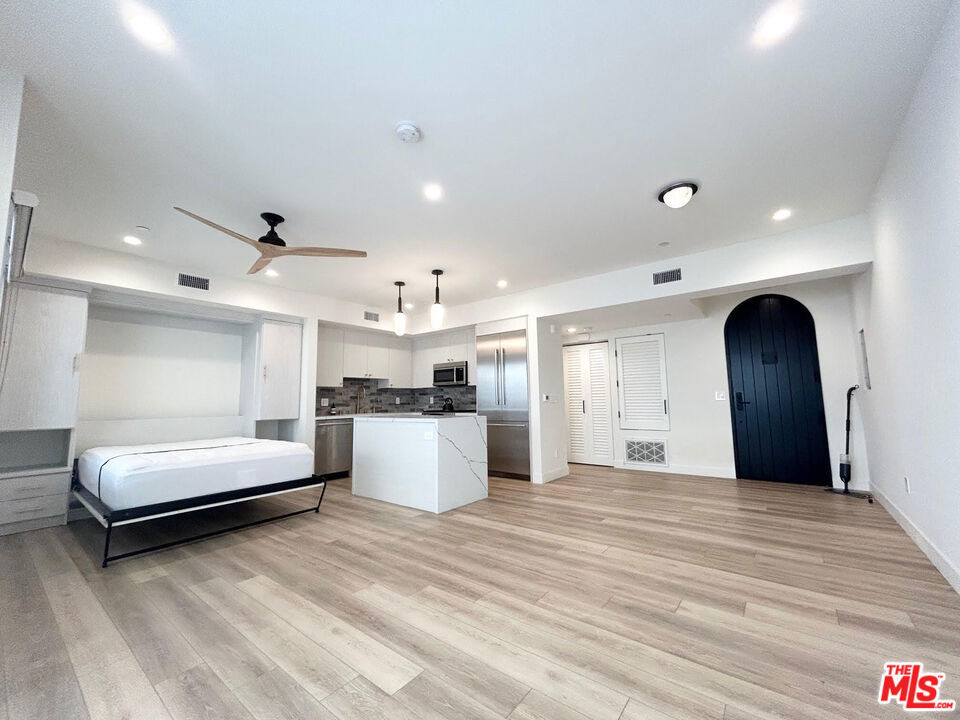 7914 Norton Avenue - Photo 4