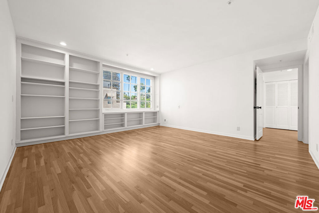 10555 Ashton Avenue - Photo 11