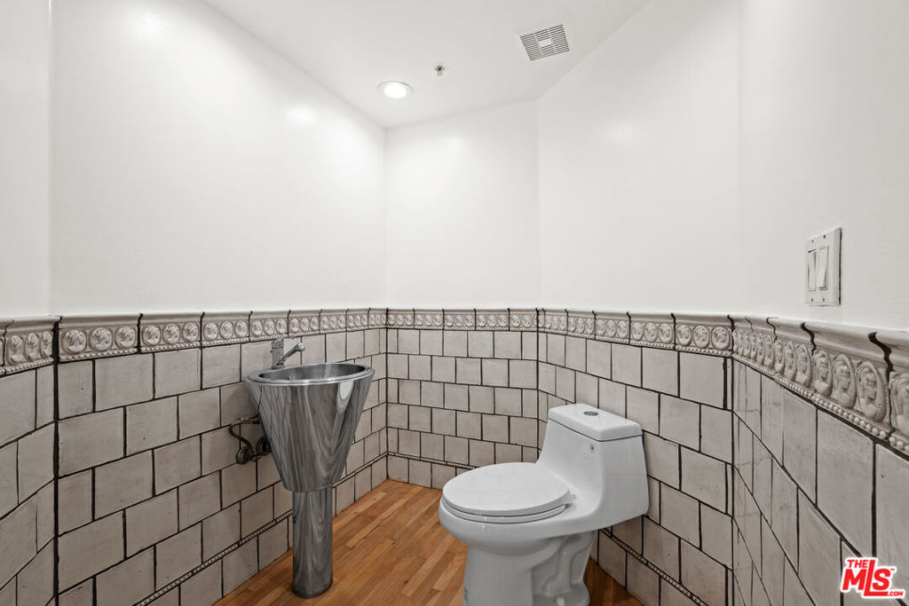 10555 Ashton Avenue - Photo 3