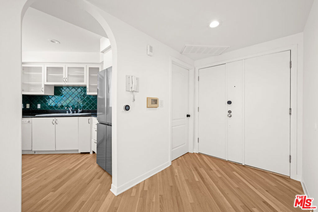 10555 Ashton Avenue - Photo 4