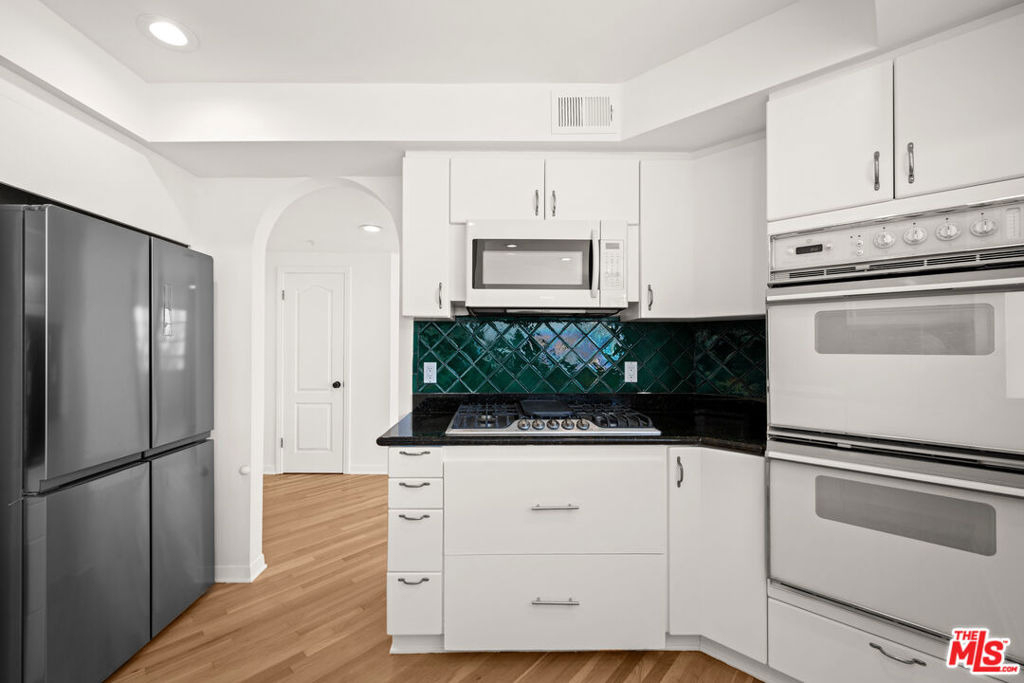 10555 Ashton Avenue - Photo 9