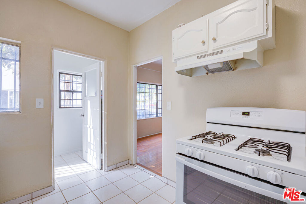 1492 Silver Lake Boulevard - Photo 9