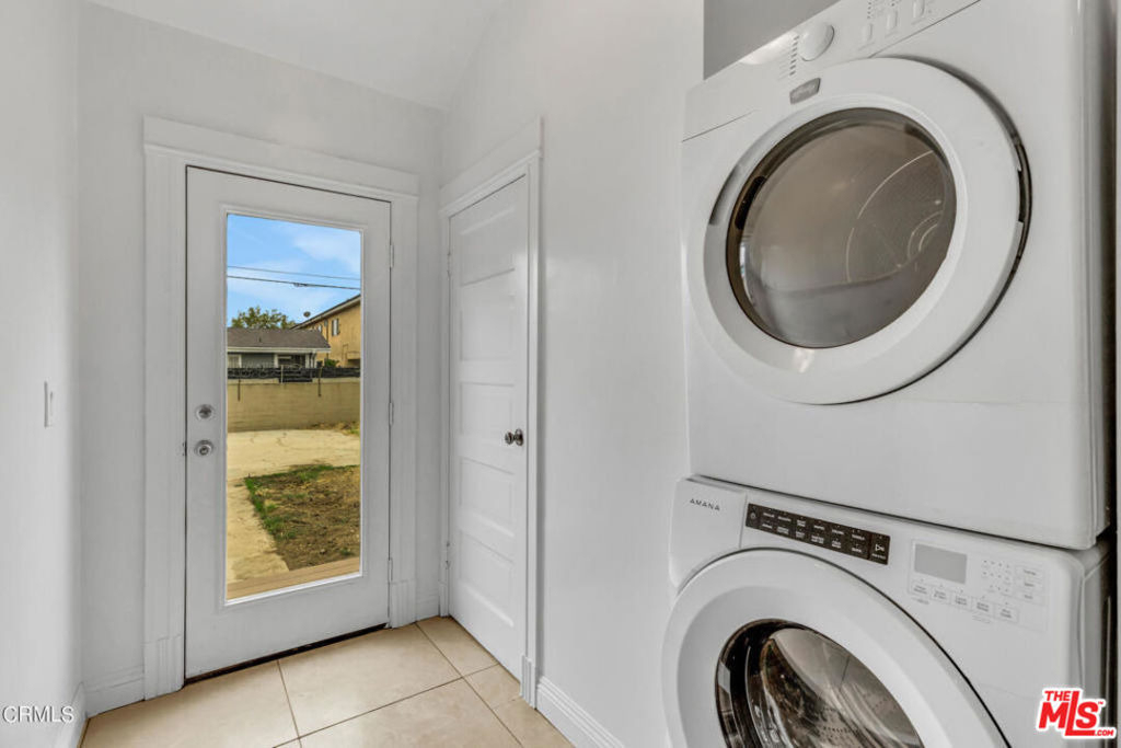 1492 W 28th Street - Photo 3