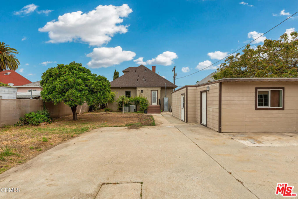 1492 W 28th Street - Photo 43