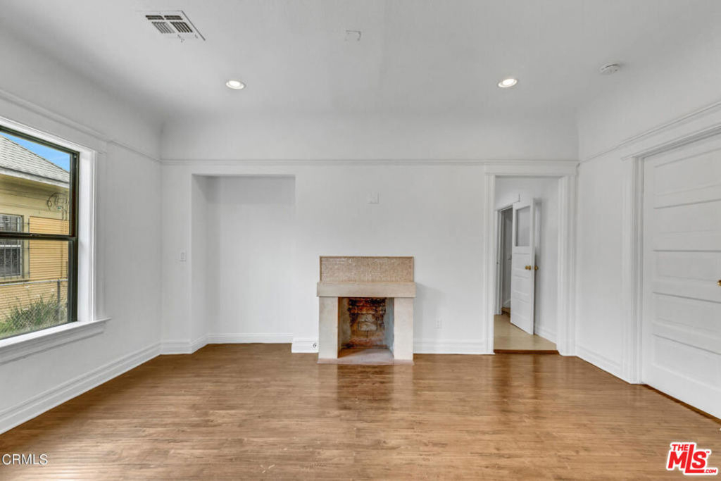 1492 W 28th Street - Photo 7