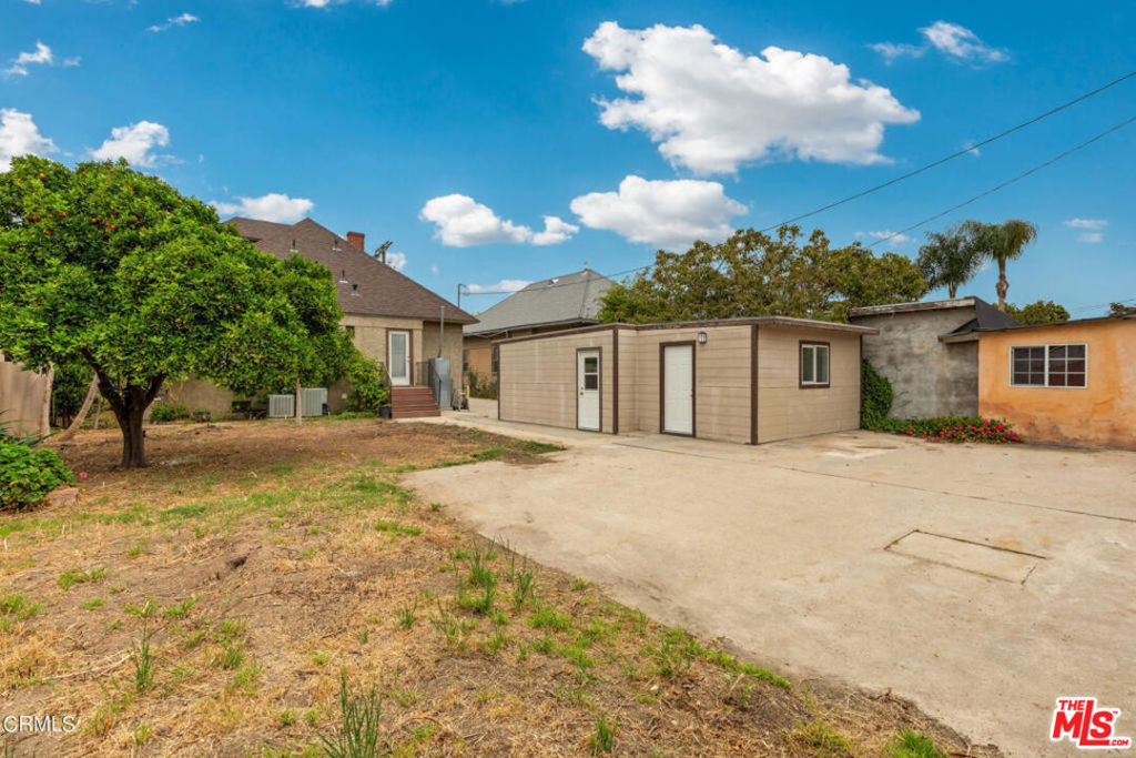 1492 W 28th Street - Photo 36