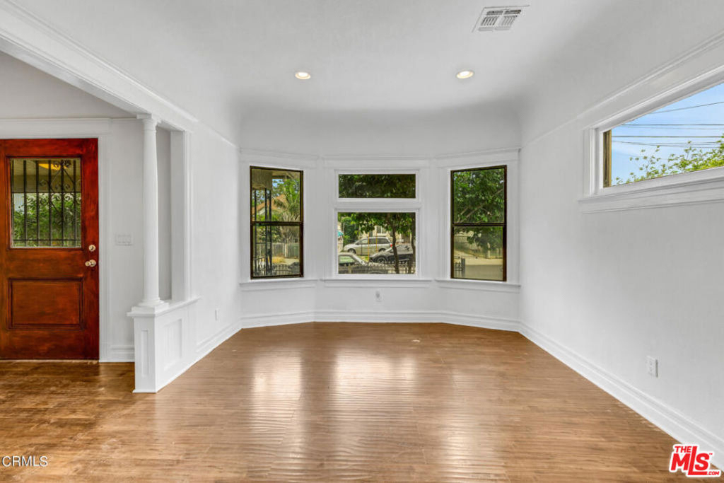 1492 W 28th Street - Photo 9