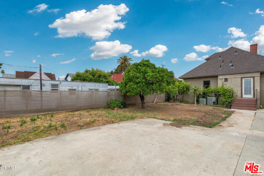 1492 W 28th Street - Photo 38