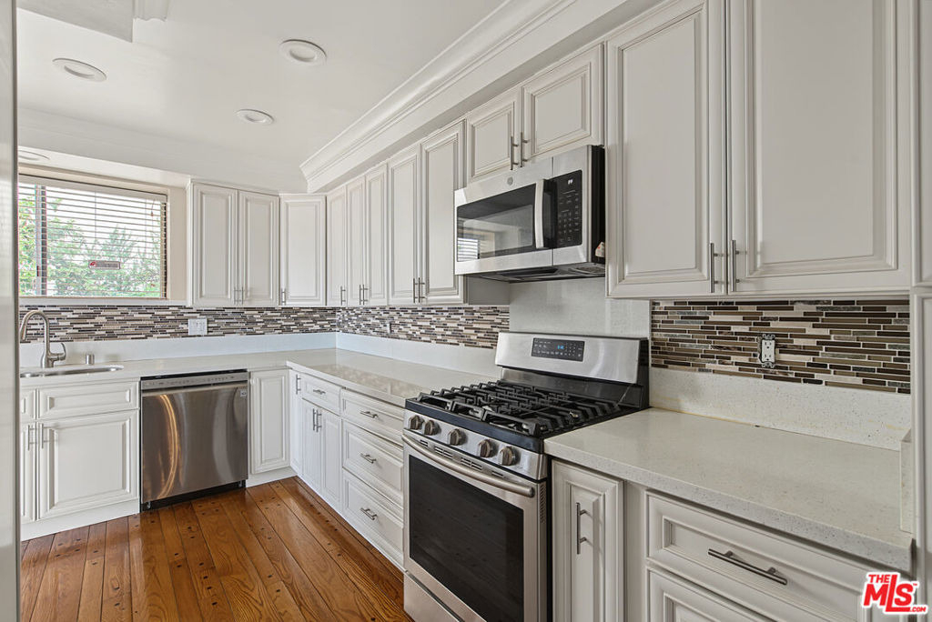 4238 Mesa Street - Photo 3