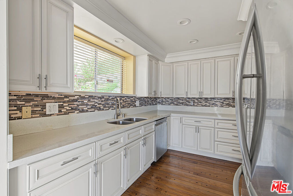 4238 Mesa Street - Photo 4