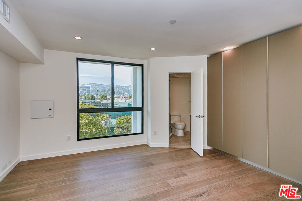 328 N Maple Drive - Photo 8