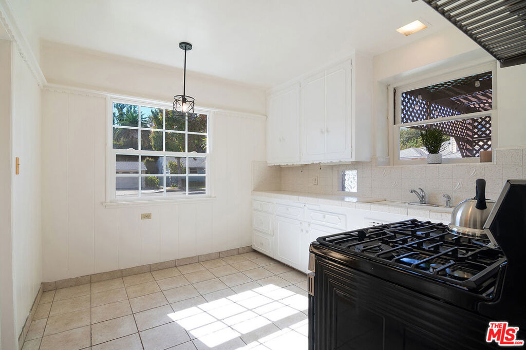 3646 Stoner Avenue - Photo 12