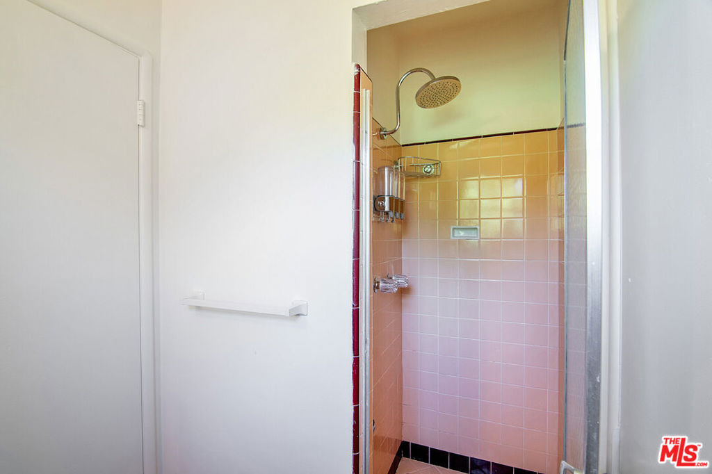 3646 Stoner Avenue - Photo 23