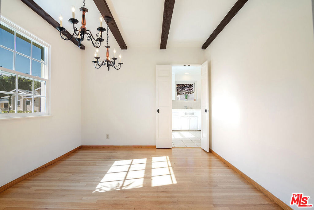 3646 Stoner Avenue - Photo 9