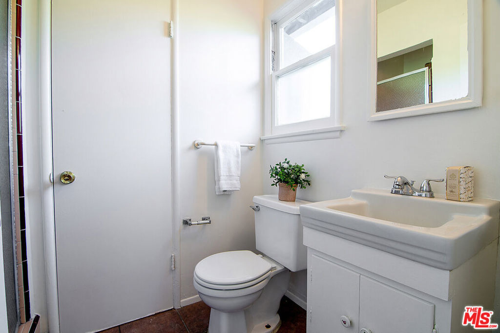 3646 Stoner Avenue - Photo 22