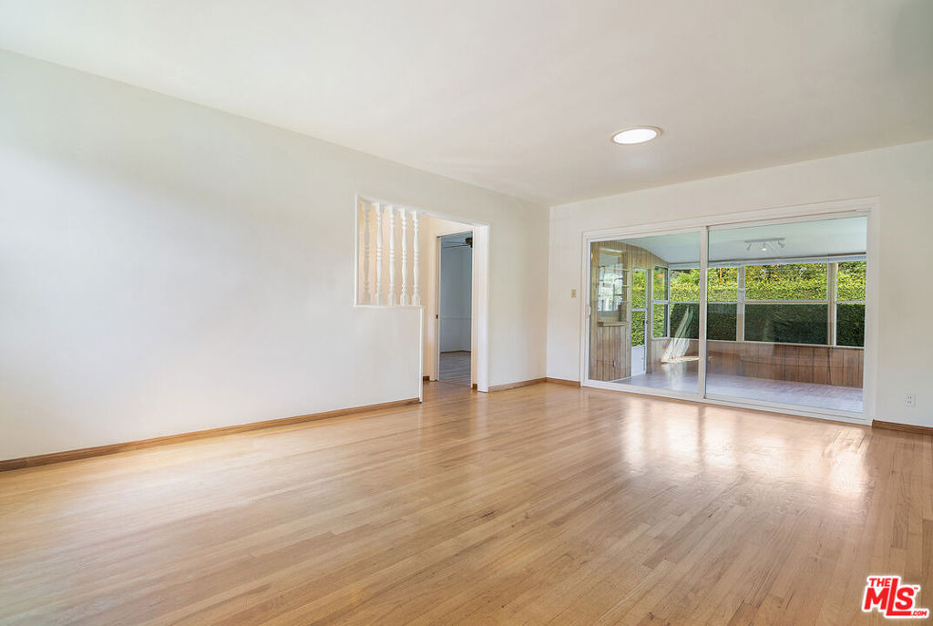 3646 Stoner Avenue - Photo 4