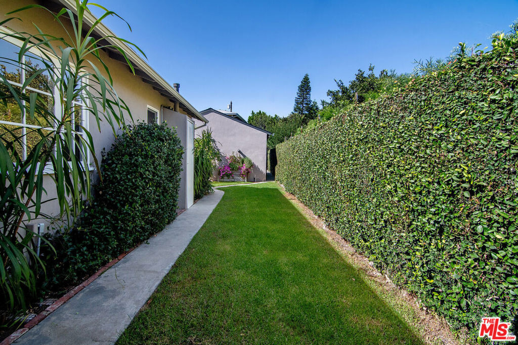 3646 Stoner Avenue - Photo 29