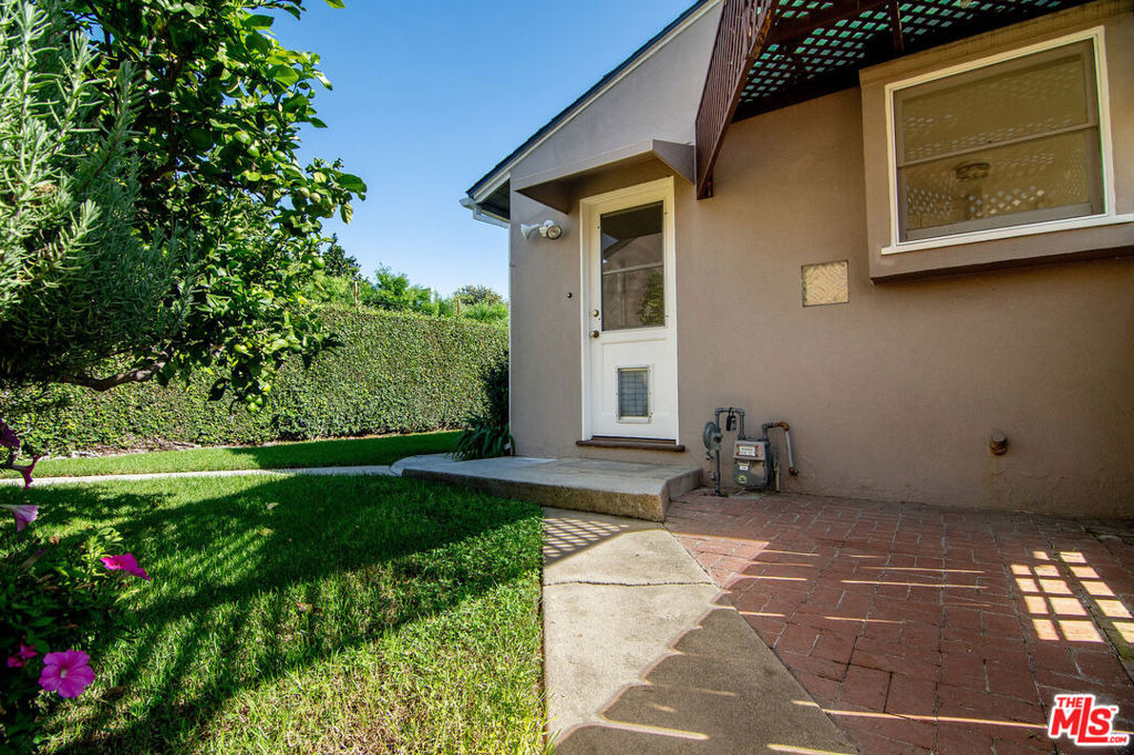 3646 Stoner Avenue - Photo 32