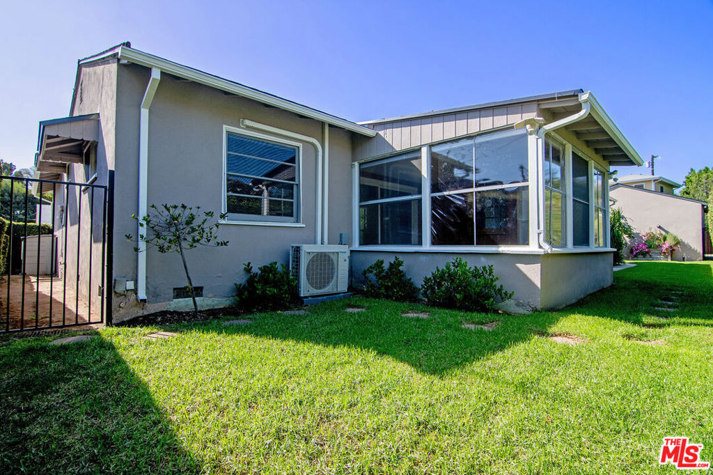 3646 Stoner Avenue - Photo 27