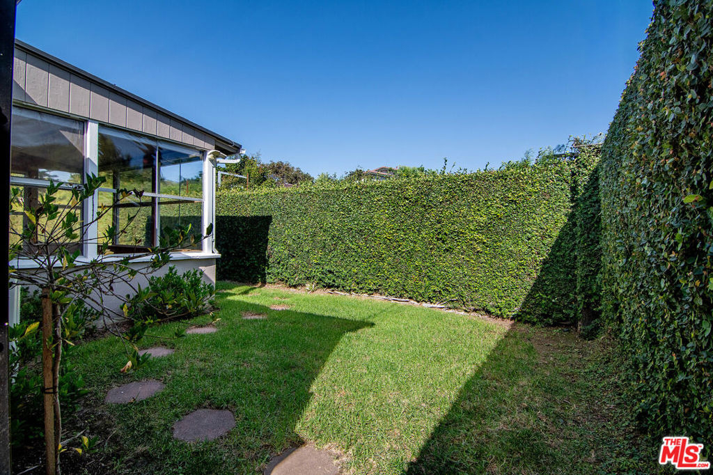 3646 Stoner Avenue - Photo 28