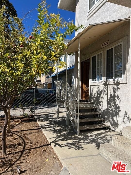 4621 Melbourne Avenue - Photo 1