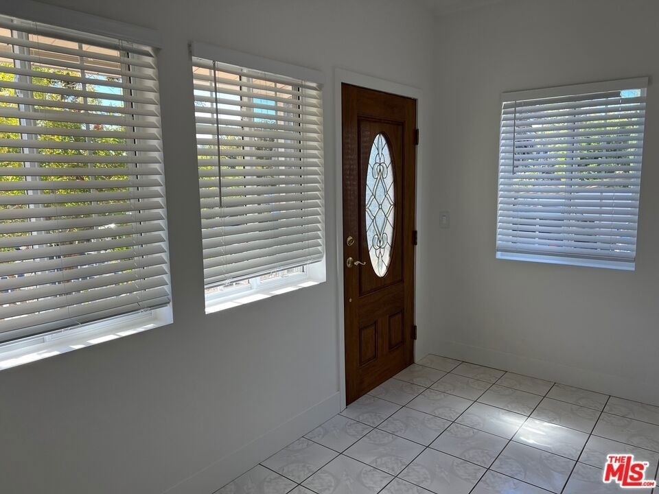 4621 Melbourne Avenue - Photo 2