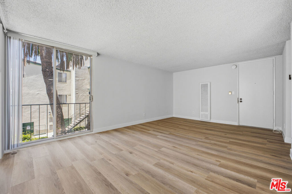 1353 S Carmelina Avenue - Photo 6