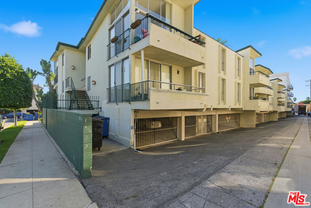 1353 S Carmelina Avenue - Photo 30