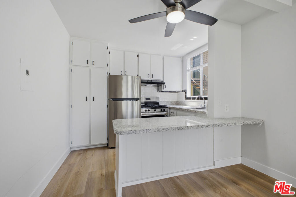 1353 S Carmelina Avenue - Photo 9