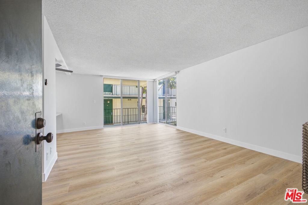 1353 S Carmelina Avenue - Photo 2