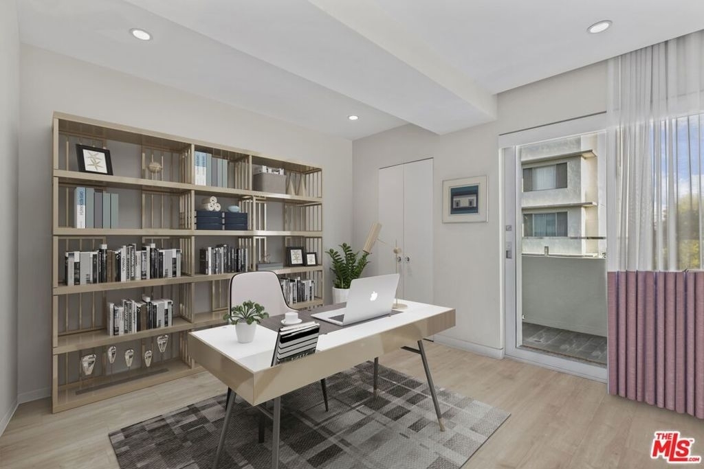 838 N Doheny Drive - Photo 3