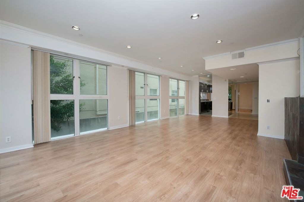 1927 Glendon Avenue - Photo 2