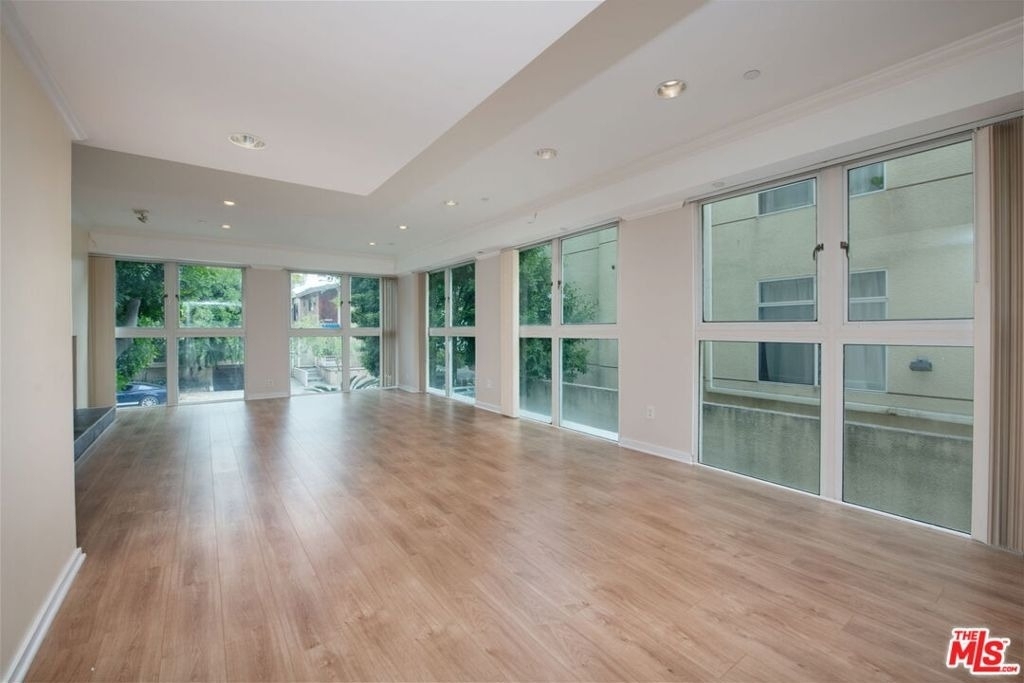 1927 Glendon Avenue - Photo 3