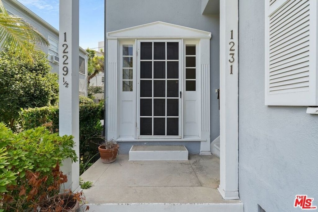 1231 Smithwood Drive - Photo 2