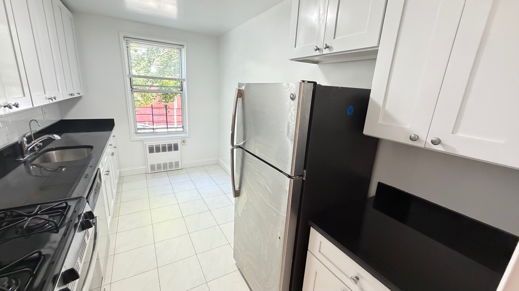 79-25 150th Street - Photo 7