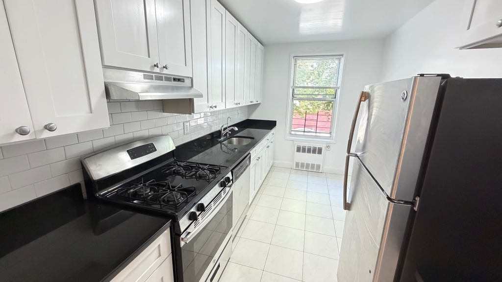 79-25 150th Street - Photo 6