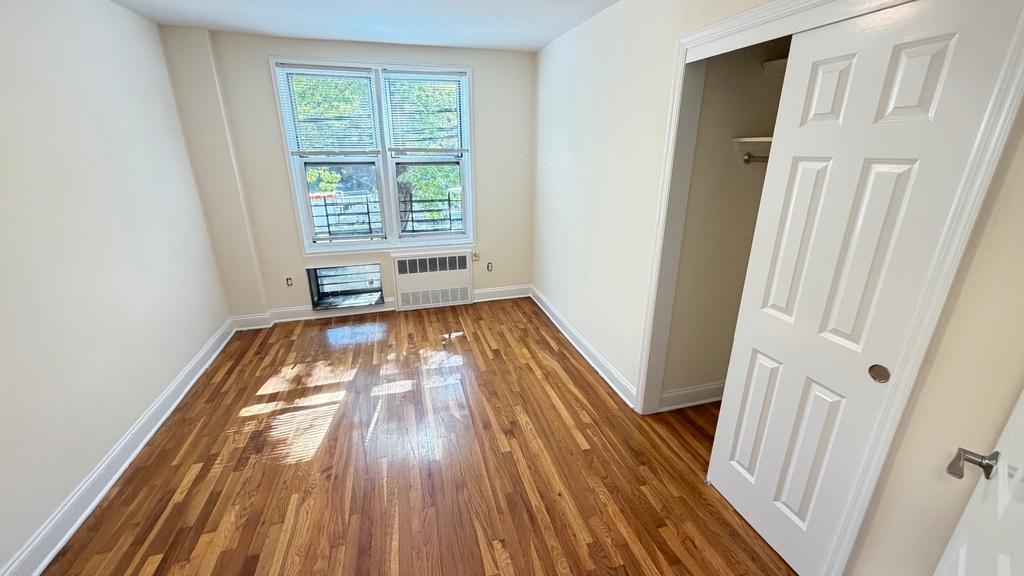 79-25 150th Street - Photo 15