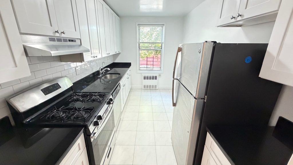 79-25 150th Street - Photo 5