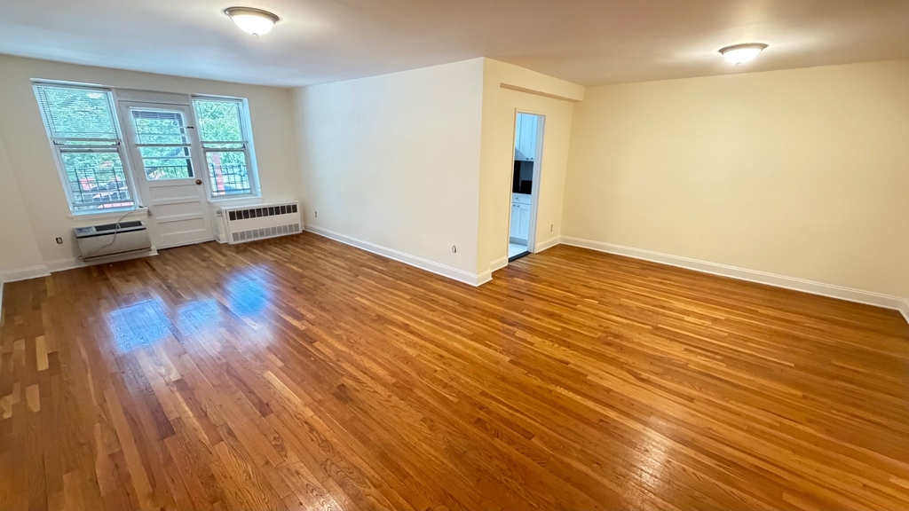 79-25 150th Street - Photo 2