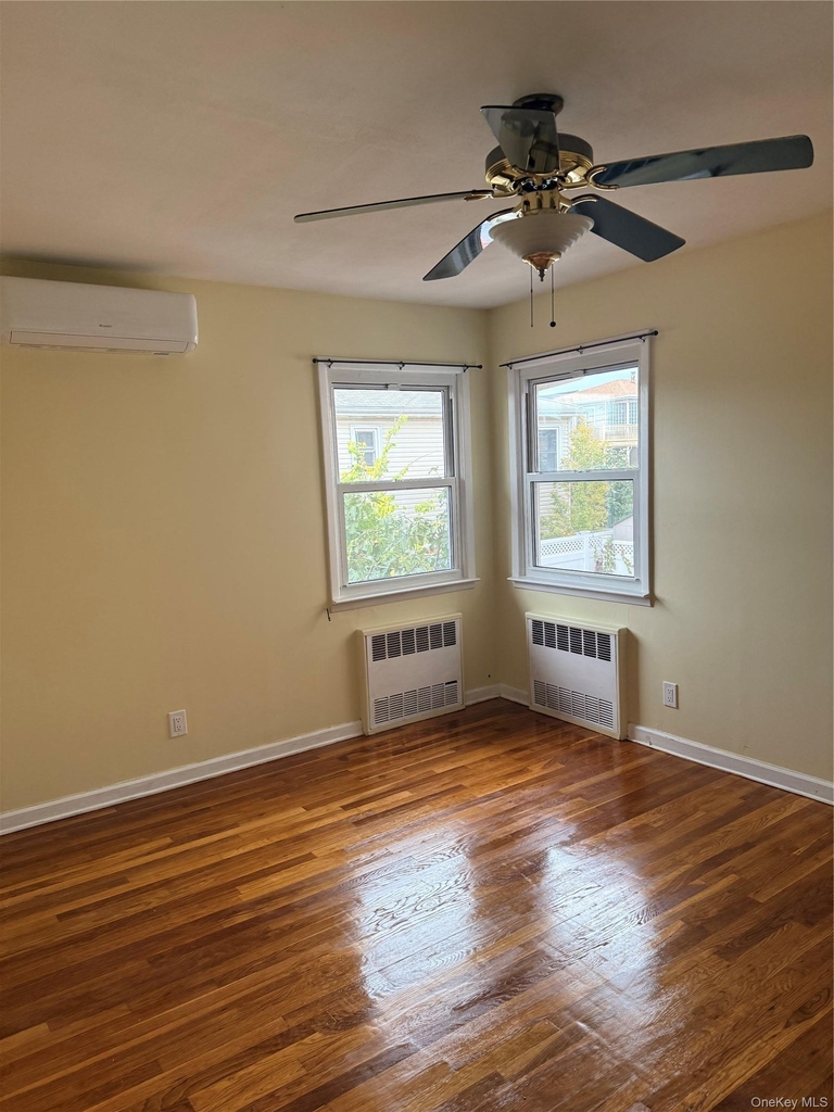 159-51 95th Ave - Photo 2