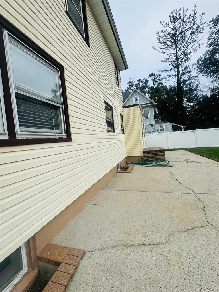 265 Randall Avenue - Photo 23