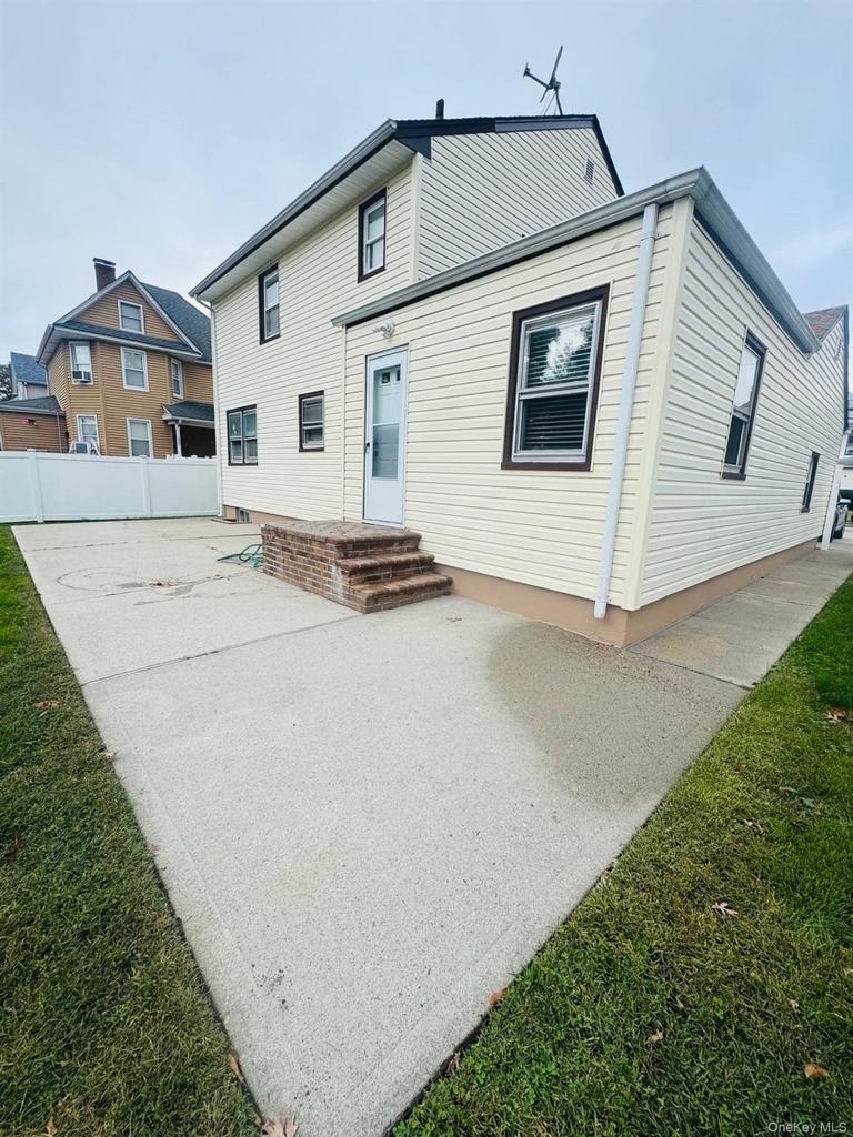 265 Randall Avenue - Photo 21