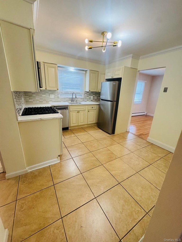 265 Randall Avenue - Photo 2
