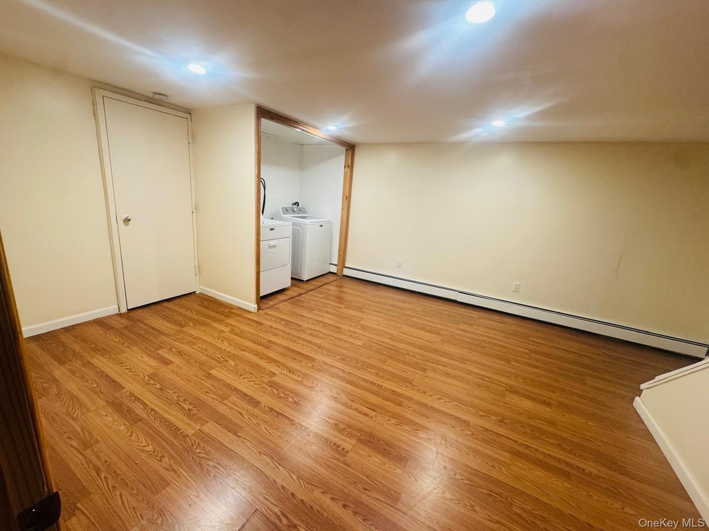 265 Randall Avenue - Photo 16