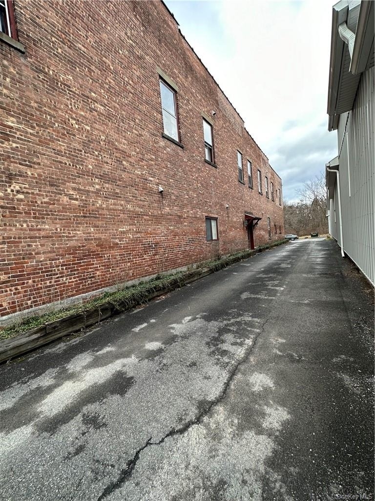 165 Ulster Avenue - Photo 11