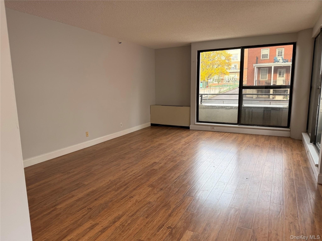 10 Cottage Place - Photo 4